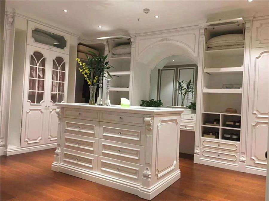 定制衣柜多少錢？?jī)r(jià)格怎么算？(圖1)