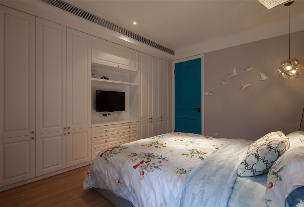 實(shí)木定制衣柜怎么樣 好不好？(圖2)