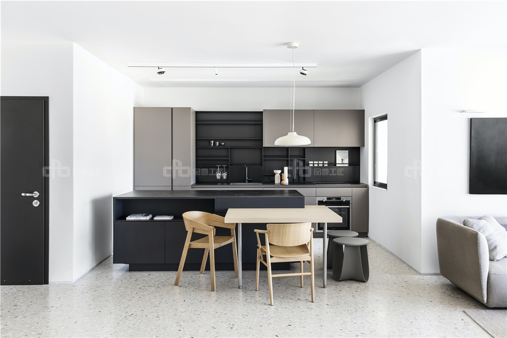 整木定制門(mén)店要不要做板式的？(圖1)